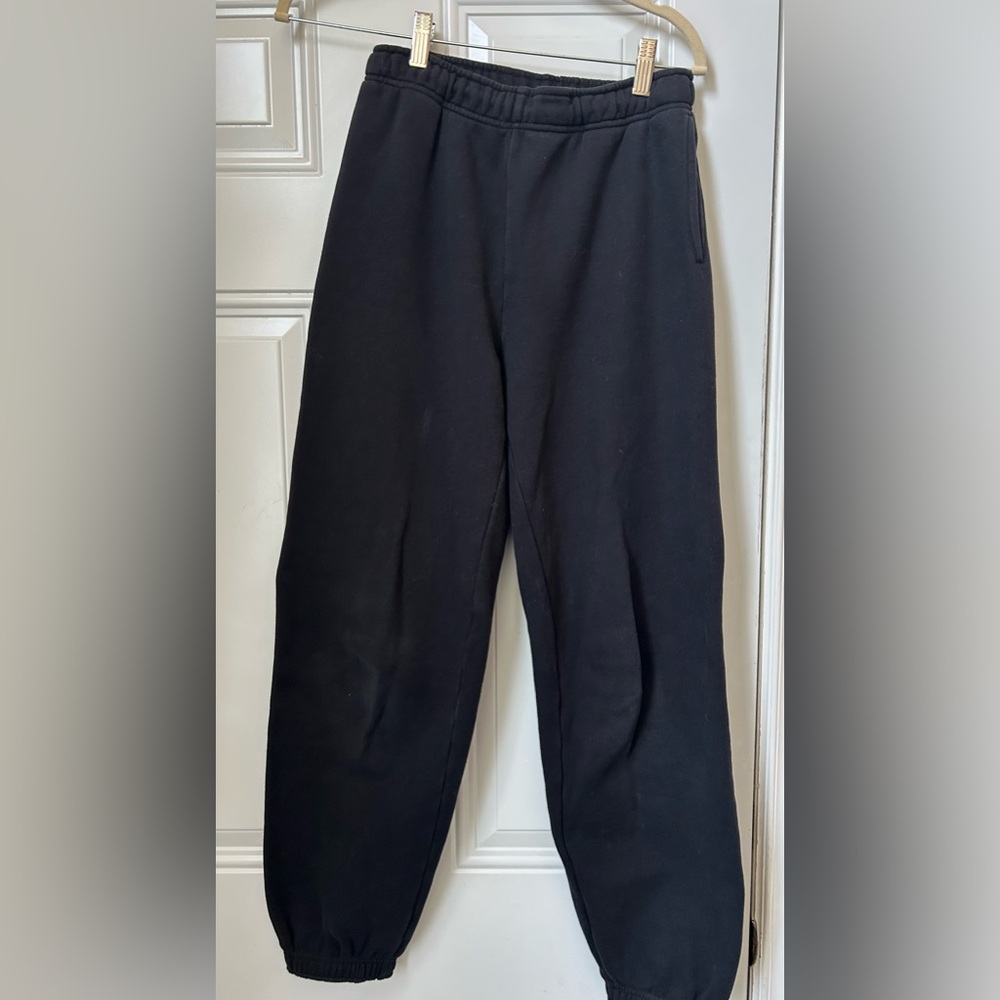 Aritzia TNA Cozy Mega Fleece Black Sweatpants
